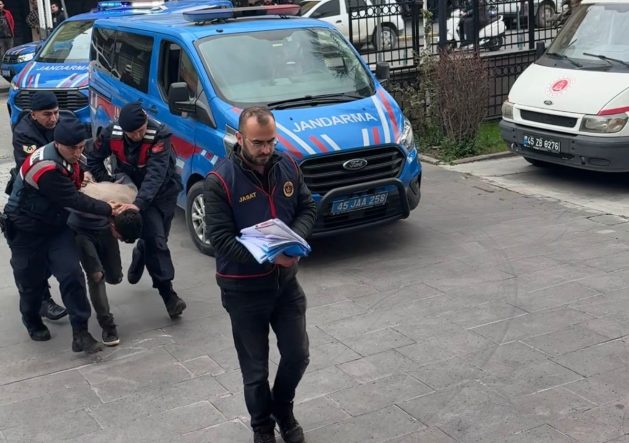 MANİSA'DA 4 AİLE FERDİNİ ÖLDÜREN ŞÜPHELİ ADLİYEYE SEVK EDİLDİ