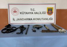 KAÇAK KAZI MALZEMELERİ ELE GEÇİRİLDİ, 2 ŞÜPHELİ YAKALANDI