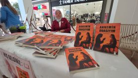 KÜTAHYALI FATMA KAYA HAYAT HİKÂYESİNİ KİTAPLAŞTIRDI